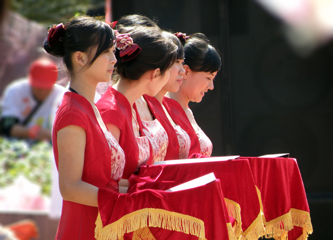 專業(yè)風(fēng)采，立體服務(wù) 嘉弘傳媒構(gòu)建全方位演藝與禮儀新生態(tài)